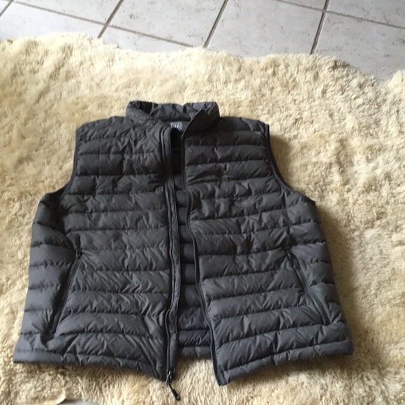 PRICE DROP 32 Degrees heat sleeveless man vest - Picture 5 of 6